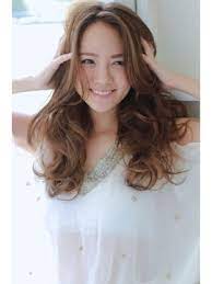 シークレット secret ヘアスタイル センターパートでグラマラスな大人かわいいラブニュアンスロング ホットペッパービューティー ロングヘア 髪型 パーマスタイル