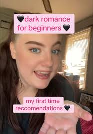 liz 💋📚 (@lizzi.beee)