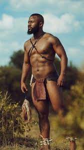 Izandla umthondo womyeni wakhe, uwufaka emlonyeni, awukhiphe azishaye ngawo ebusweni, angazi ukuthi uzoyenzenjani lento emnandi kangaka. Izivakashi Peakd