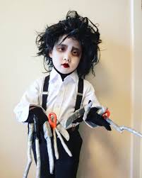 Perfekt für deine halloween verkleidung. Edward Mit Den Scherenhanden Kostum Selber Machen Disney Princess Snow White Disney Characters