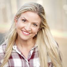 Mandy Kaplan • Host