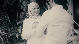 Sekilas, lagu jutaan purnama mengusung tema kisah cinta, dimana dalam liriknya mengisahkan tentang seseorang yang sangat setia dan mencintai pasangannya, seperti terlihat dalam bagian liriknya : Lirik Lagu Jutaan Purnama Alyah Sayidahnapisahdotcom