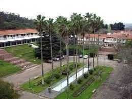 Hermosa Vista De La Fuente Y El Hotel Del Parque De La Ute Outdoor Decor Outdoor Structures Outdoor
