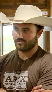 You know when it’s so blatantly obvious what the answer is to something,  but then the other person is so confident in how they respond you start  questioning your own reality? That was me in this scene ...