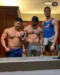 These three bros who are roommates and share a one bedroom apartment :  rnattyorjuice