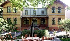 Die im haus17 anwesenden modelle bieten ihren service als selbständige unternehmerinnen an und stehen in keinem rechtlichen tätigkeitsverhältnis zum haus17. Haus 17 Herzbergstrasse 79 Leben Lernen Berlin
