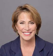 Edie Magnus's Instagram, Twitter & Facebook