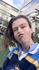 Rooftop Hooligans On Pingas