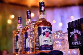 But come saturday brunch, you're ready to switch things up. What Is Jim Beam Apple Bourbon Whiskey