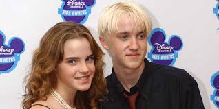 'harry potter' costars emma watson and tom felton are looking ~hella~ cozy together in south africa. Are Emma Watson And Tom Felton Dating Draco And Hermione Paper