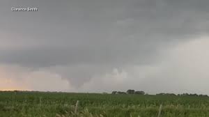 The tornado continued through the country club, damaging about 200 trees, before lifting at 5:51 p.m. Tornado Touches Down In Pella Iowa On Father S Day Weareiowa Com
