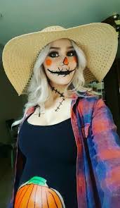 See which are the ones you can pull off with your baby bump. Easy And Hilariously Funny Pregnant Halloween Costumes Tulamama