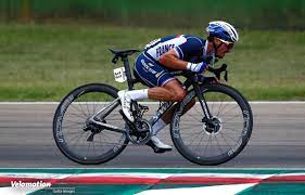 Julian alaphilippe i world champion 2020. Strassen Wm Julian Alaphilippe Wird In Imola Weltmeister