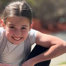 Noelle Knapp's Instagram, Twitter & Facebook