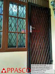 Namun melidungi dengan gaya terkadang sangat jarang ditemukan. 59 Pintu Teralis Besi Ideas Pintu Teralis Pintu Teralis Besi Bogor