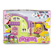 Los pin y pon son unos de los juguetes más populares de famosa, su versatilidad y la posibilidad de cambiarlos para adaptarlos a los juegos de los pequeños, siempre han sido una de sus grandes. La Mia Piccola Casa Pinypon