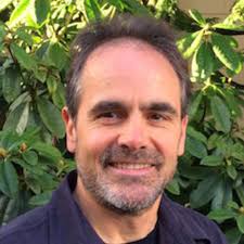 Peter McMinn: Editor in Portland, Oregon.