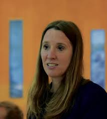 I „MAN DARF NICHT WARTEN, BIS AUS DEM SCHNEEBALL EINE LAWINE GEWORDEN IST.“