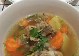 Tambahkan garam, gula, dan merica, masak sampai lobak dan daging matang. Langkah Membuat Sop Tulang Sapi Simple Enak Resep Us