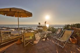 Appartamenti vacanze direttamente sul mare a san vincenzo (li) immagina una vacanza da sogno, sulle coste incontaminate della toscana: La Lanterna Appartamenti In Residence Sul Mare A San Vincenzo