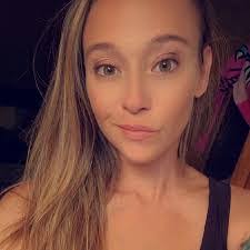 Amber Ligon's Instagram, Twitter & Facebook