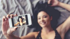 Enviar un video sexual por WhatsApp es muy grave: puedes ir a la cárcel