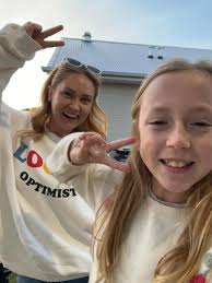 2 years ago I dyed my hair red to match my Kenny doll thinking it would  give her a confidence boost. Little did I know, just being your Mumma will  always be