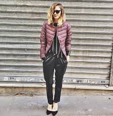 French Blogger Anne Laure From Www Adenorah Com Wears A Uniqlo Ultra Light Down Compact Jacket In Wine Uld Ropa Y Accesorios Ropa Moda Para Mujer