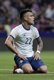 Piero ausilio, director deportivo del inter, afirm esta noche que el delantero argentino lautaro martnez no est a la venta y remarc que si barcelona pretende al atacante bahiense deber abonar la clusula de. Lautaro Martinez Casi Lo Empata De Cabeza Tyc Sports