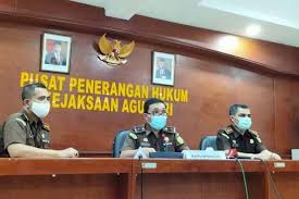 Sepeninggal acak, perusahaan diwariskan ke empat putranya, termasuk adelin. Tiba Di Indonesia Buronan Adelin Lis Langsung Digelandang Ke Kejagung