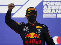 Sergio perez wins at baku!!! Sergio Perez Feiert Besonders Sussen Sieg Geniesse Den Moment