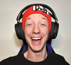 Well here we go again with hell let loose live at 8:00 pm trying to get  some ground got a new business venture ask me what it is and tell me if