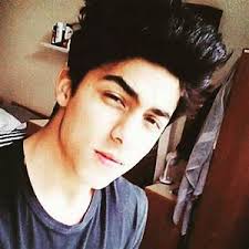 Aiman tino siapakah aiman tino ? Aiman Tino Net Worth