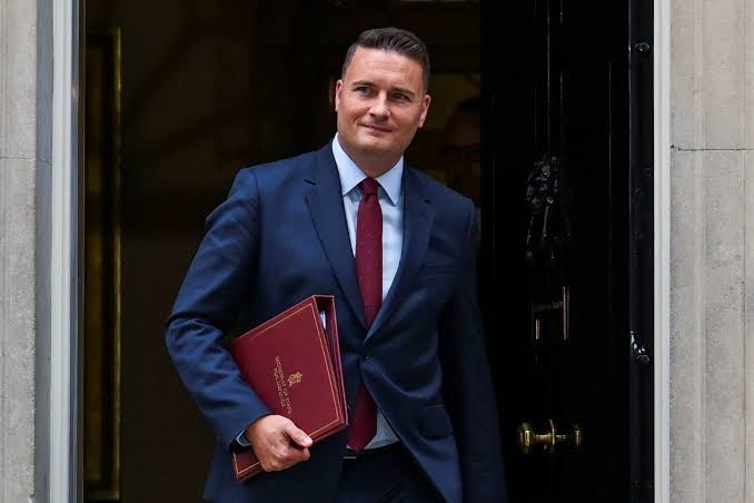 New UK defence minister calls Russia's military exercise off the UK coast 'irresponsible' | Reuters