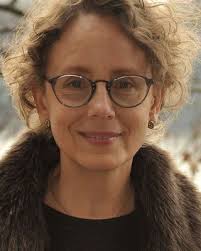 Gail Bragg's Instagram, Twitter & Facebook