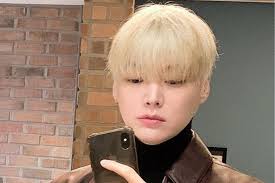 Fans of actor Ahn Jae-hyun, who was slammed in divorce spat, fret after he  posts 'forget me'