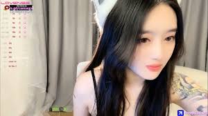 Qing Qq: Big Tits & Wet Pussy Play