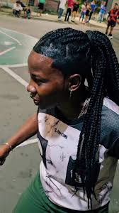 Monica Quinteros: Dominando el Campeonato en el Suburbio