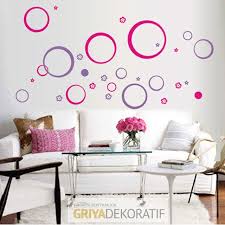 Ala musim panas, dengan kombinasi warna hijau pastel dan kuning. Konsep 37 Cara Mengecat Tembok Motif Kotak Kotak