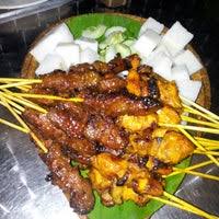 Walau tak mempunyai area luas, kamu dapat membangun taman samping rumah yang apik dan sedap dipandang. Satay Station Mont Kiara 47 Tipps