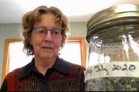 Kate McFeeley of Prairie Pearls taught us about creating and using  medicinal herbs during the cold and flu season. She also demonstrated how  to make an herbal salve.