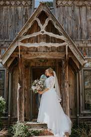 Planning A Wedding In The Niagara Region Or Surrounding Area Be Sure To Check Out The Wedd Drone Photography Wedding Wedding Flowers Cost Wedding Photography