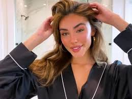 The 2020 billboard music awards is set to air live from the dolby theater in los angeles next wednesday (october 14) at 8 p.m. Doja Cat No Makeup Vogue David Velasquez Celebrity Makeup Artist Rare Creatives Put An Oil On Top Of Your Moisturizer It Holds It Down All Day She Explains Of The