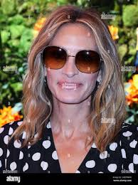 Julia rogers hi-res stock photography and images