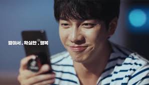 이다인의 소속사 9아토엔터테인먼트는 24일 배우 본인에게 확인해 본 결과 선후배 관계로 만나 5~6개월 전부터 좋은 감정을 가지고 조심스럽게 서로에 대해 알아가는 중이라며 이승기와의 열애설을 인정했다. ë§¤ì¼ì´ í•˜ì´ë¼ì´íŠ¸ì¸ ë¹„ì£¼ì–¼ ì²œìž¬ ì´ìŠ¹ê¸°ì˜ ì—­ëŒ€ê¸‰ ì˜ìƒ ì¸ì‚¬ì´íŠ¸