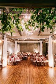1950 S Glamour Meets Modern Fall Chic Wedding In Philadelphia Philadelphia Wedding Venues Modern Wedding Venue Wedding