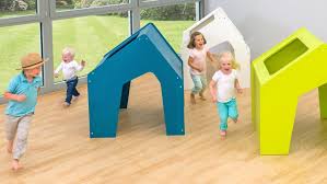 Am spielzeugtag darf jedes kind ein spielzeug seiner wahl von zu hause mit in den kindergarten bringen, den anderen kindern vorstellen und gemeinsam in der gruppe damit. Konzept Der Spielzeugfreie Kindergarten Betzold Blog
