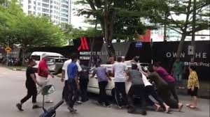 Gadis dirogol dan kereta dibakar pulau pinang. Jemaah Masjid Tolong Kereta Aunty Cina Rosak Sikap Inilah Rakyat Malaysia Perlukan Fokus Cari Infonet