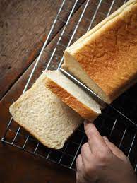 The texture is soft and springy, perfect for sandwiches. Basic White Bread Small 1 Lb Recipe Cuisinart Com