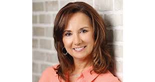 Julie Keyes's Instagram, Twitter & Facebook